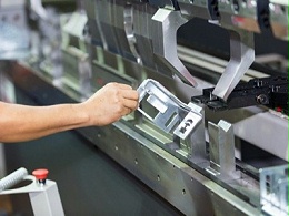 深圳五金沖壓廠，校正工藝特點詳解